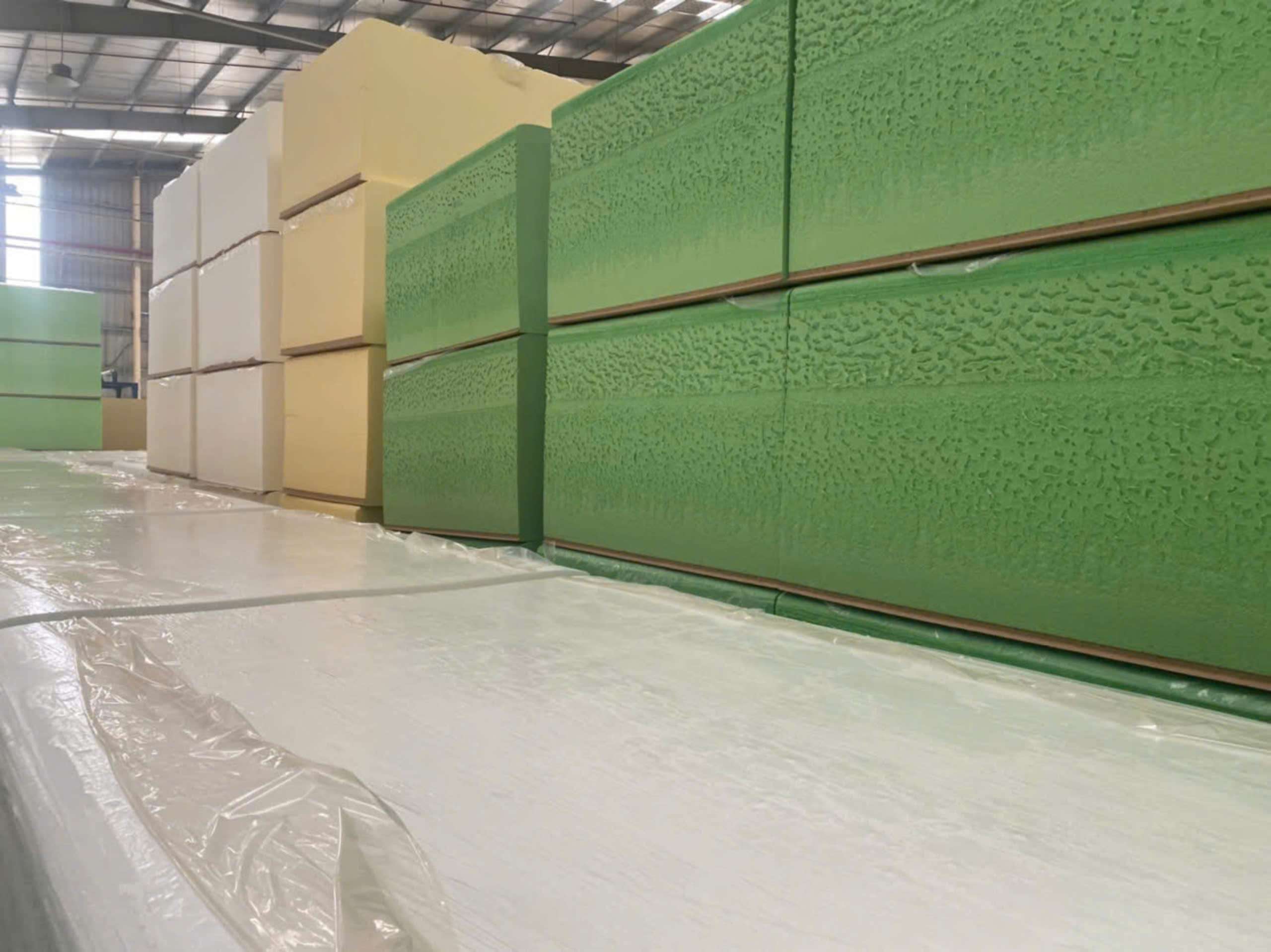 Mút vừa được tạo khối
